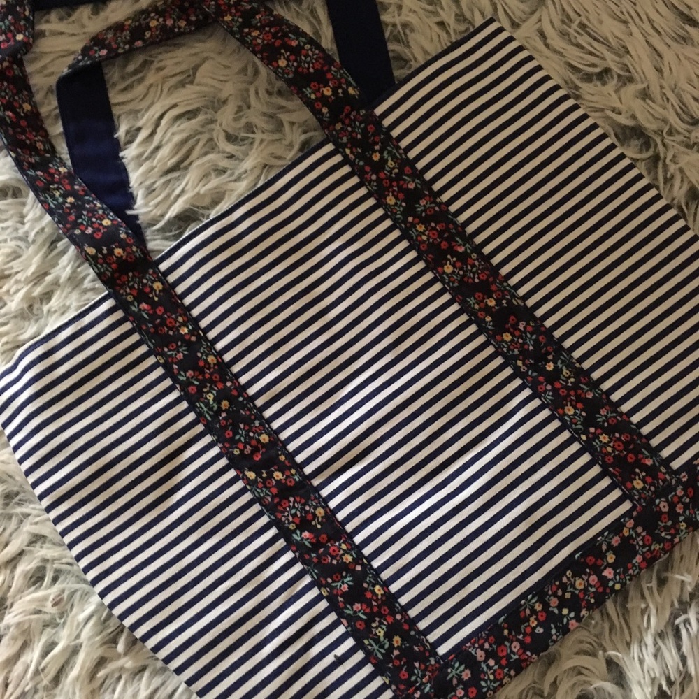 🐝Cacharel Parfum GWP Tote Bag NEW!
